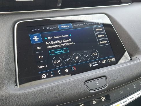 Used 2023 Cadillac XT4 Luxury w/ Cold Weather Package image 30