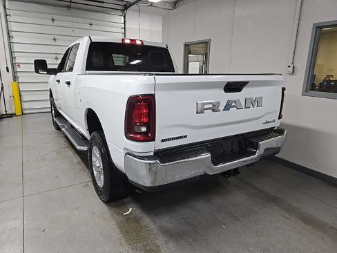 Used 2026 RAM 2500 Big Horn AWD/4WD image 3