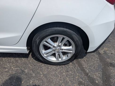 Used 2017 Chevrolet Cruze LT w/ Sun And Sound Package FWD image 23