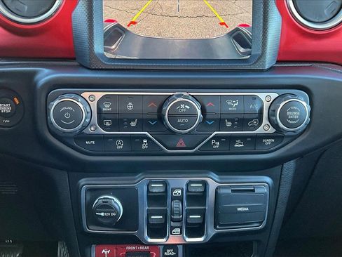 Used 2020 Jeep Gladiator Rubicon image 17