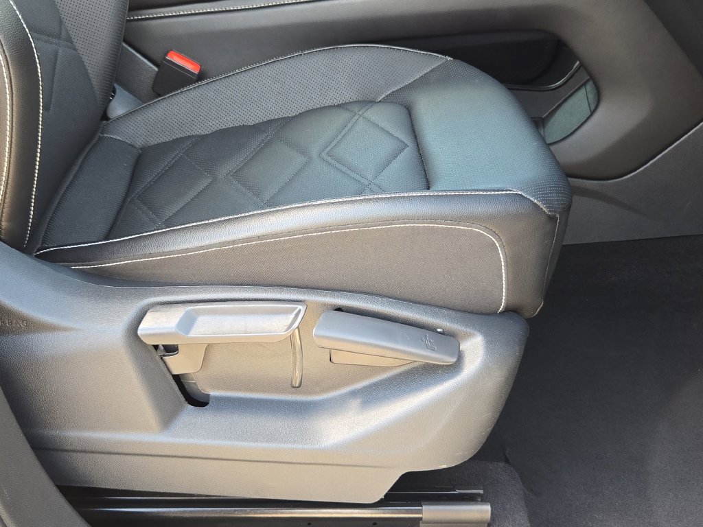 Used 2025 Volkswagen Atlas SE FWD image 29