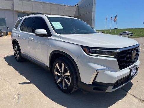 Used 2025 Honda Pilot Elite image 5