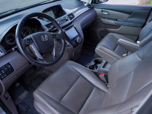 Used 2016 Honda Odyssey Touring Elite image 16