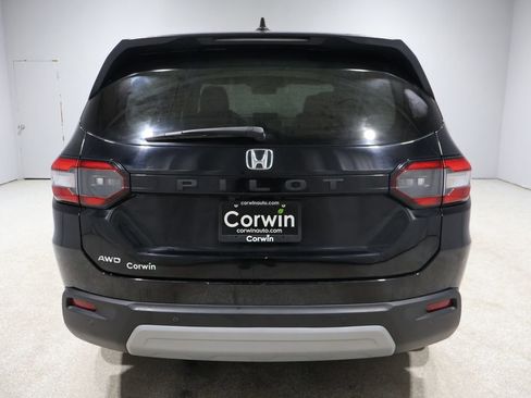 Used 2023 Honda Pilot EX-L image 3