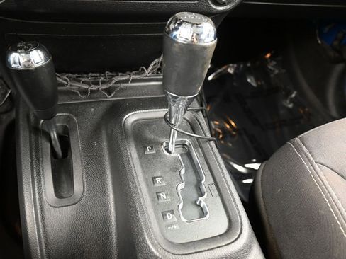 Used 2015 Jeep Wrangler Unlimited Sahara w/ Dual Top Group image 20