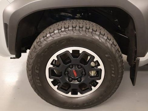 Certified 2024 Toyota Tacoma TRD Off-Road AWD/4WD image 8