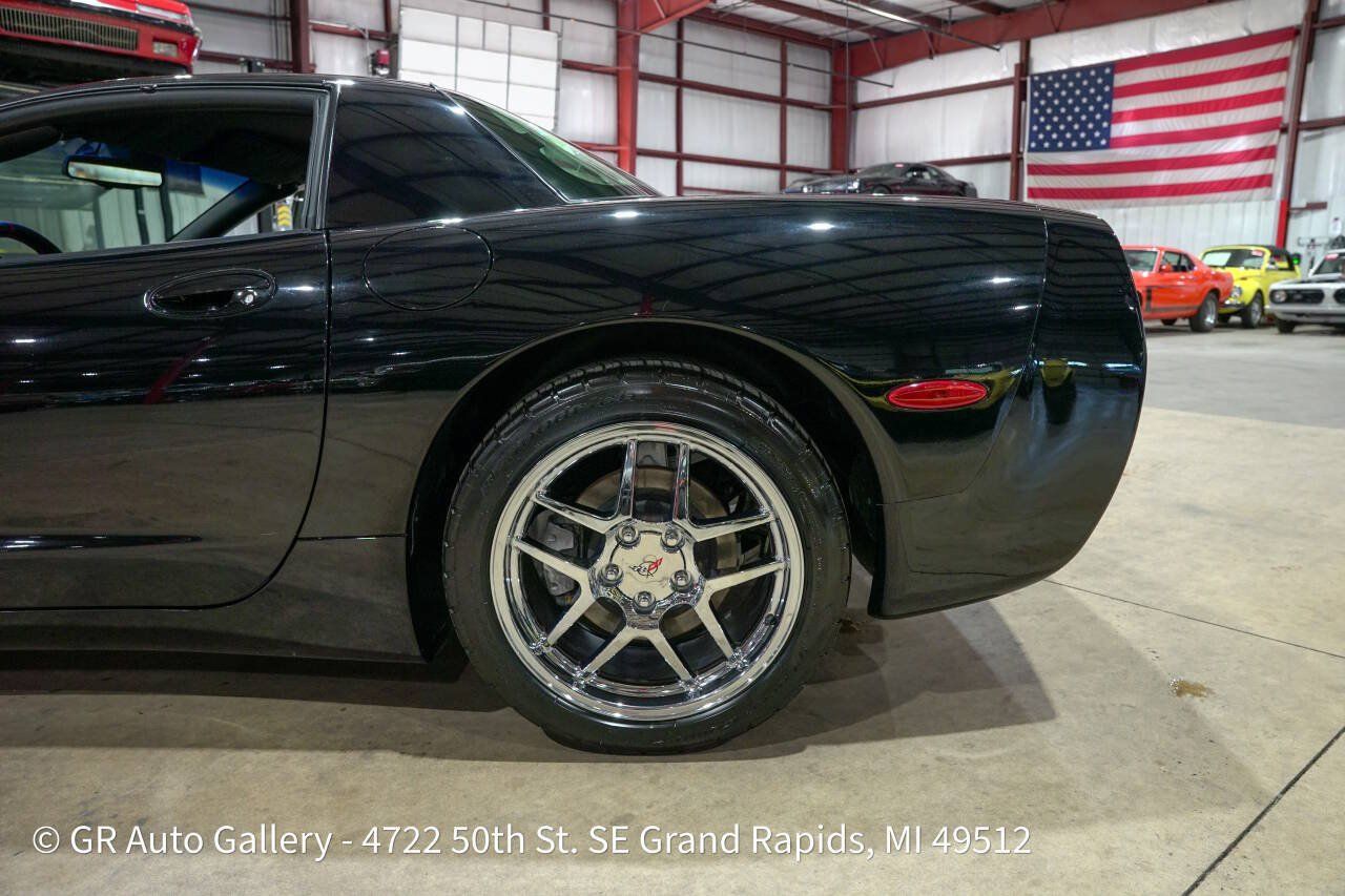 Used 1999 Chevrolet Corvette Coupe RWD image 5