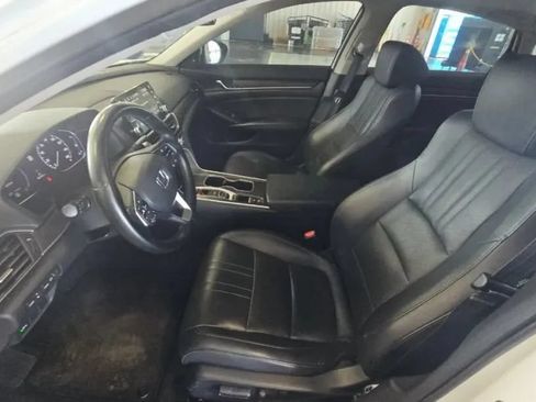 Used 2018 Honda Accord Touring image 5