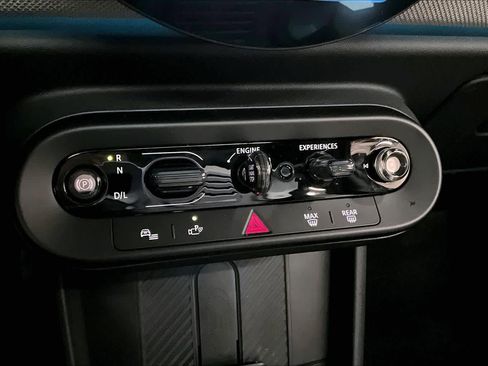 Certified 2025 MINI Cooper S image 34