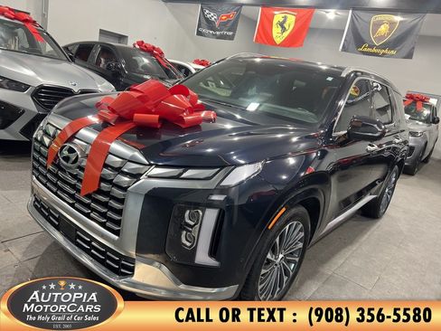 Used 2024 Hyundai Palisade Calligraphy FWD image 2