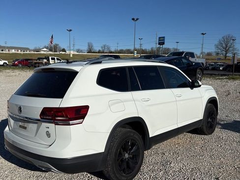 Used 2018 Volkswagen Atlas SE image 3