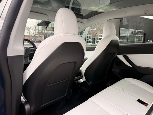 Used 2021 Tesla Model Y Long Range image 31