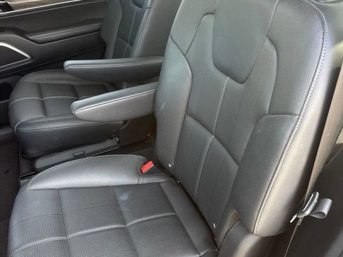 Certified 2022 Kia Telluride EX w/ EX Premium Package FWD image 16