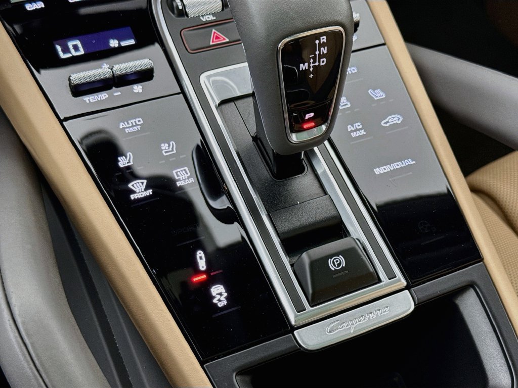 Certified 2023 Porsche Cayenne AWD/4WD image 22