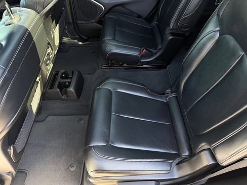 Used 2022 Jeep Grand Cherokee L Limited RWD image 12