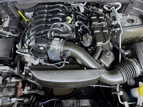 Used 2025 Dodge Durango GT AWD/4WD image 31