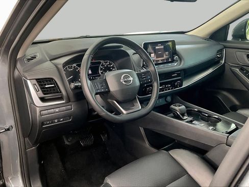 Certified 2026 Nissan Rogue SV w/ SV Premium Package FWD image 18