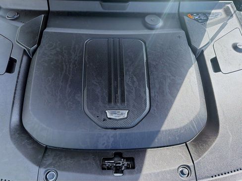 Used 2024 Cadillac Lyriq Luxury image 36