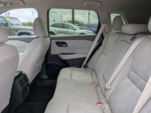 Certified 2025 Nissan Rogue SV FWD image 15