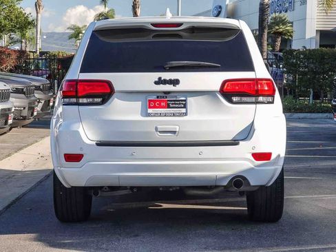 Certified 2021 Jeep Grand Cherokee Laredo X image 5