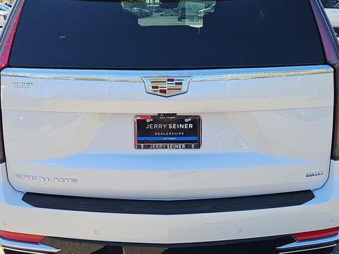 Certified 2024 Cadillac Escalade Premium Luxury w/ Performance Package AWD/4WD image 13