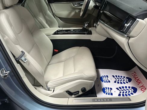 Used 2020 Volvo S90 T6 Momentum image 17