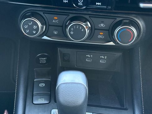 Used 2025 Nissan Kicks SV AWD/4WD image 25
