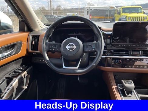 Used 2025 Nissan Pathfinder Platinum w/ Cargo Package image 13