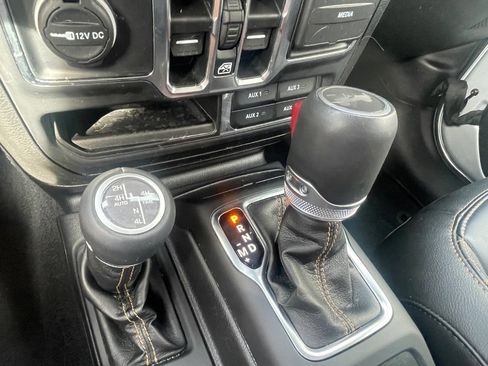 Used 2022 Jeep Wrangler Unlimited Sahara image 18