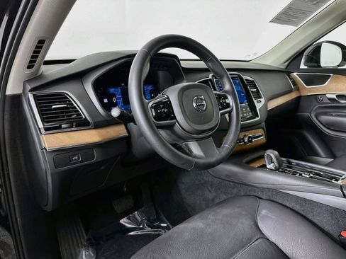 Used 2025 Volvo XC90 B6 Plus w/ Protection Package Premier AWD/4WD image 9