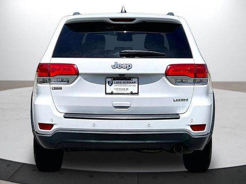 Certified 2018 Jeep Grand Cherokee Laredo RWD image 8