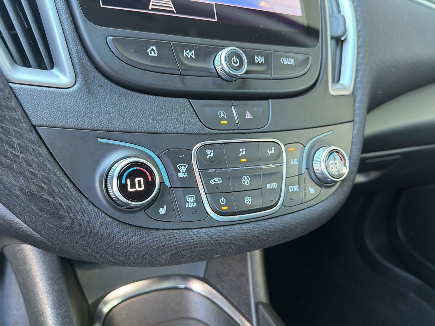 Used 2025 Chevrolet Malibu LT FWD image 25
