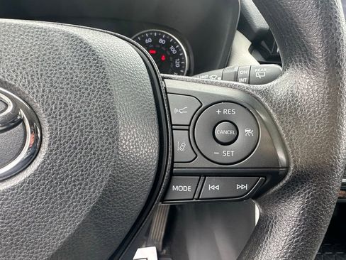 Used 2022 Toyota RAV4 XLE image 29