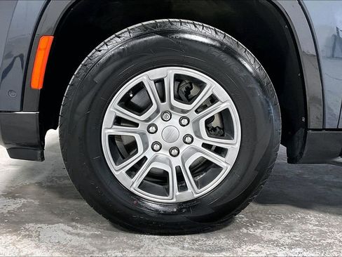 Used 2023 Jeep Wagoneer 4WD w/ Convenience Group I image 11