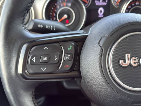 Used 2018 Jeep Wrangler Sport AWD/4WD image 17