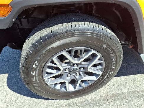 Used 2025 Jeep Wrangler Unlimited Sahara AWD/4WD image 33