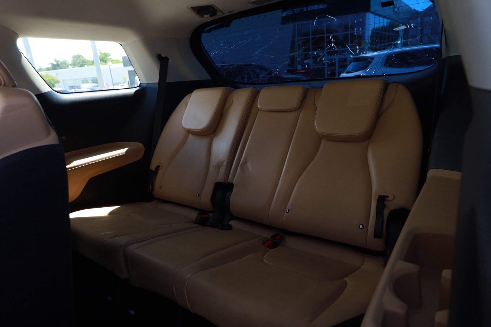 Used 2024 Kia Carnival LX FWD image 29