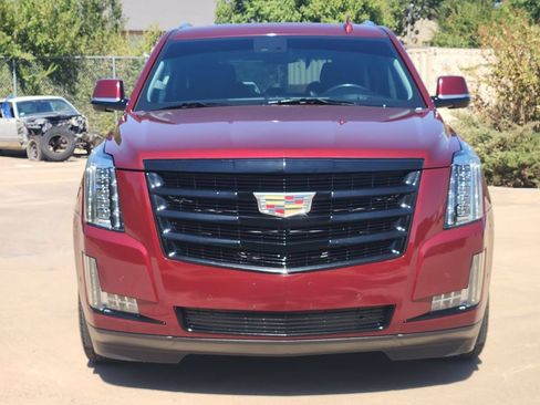 Used 2020 Cadillac Escalade Luxury w/ Escalade Sport Edition AWD/4WD image 2
