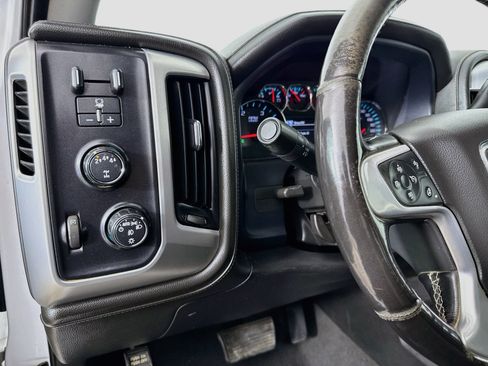 Used 2019 GMC Sierra 2500 SLT w/ Duramax Plus Package AWD/4WD image 12