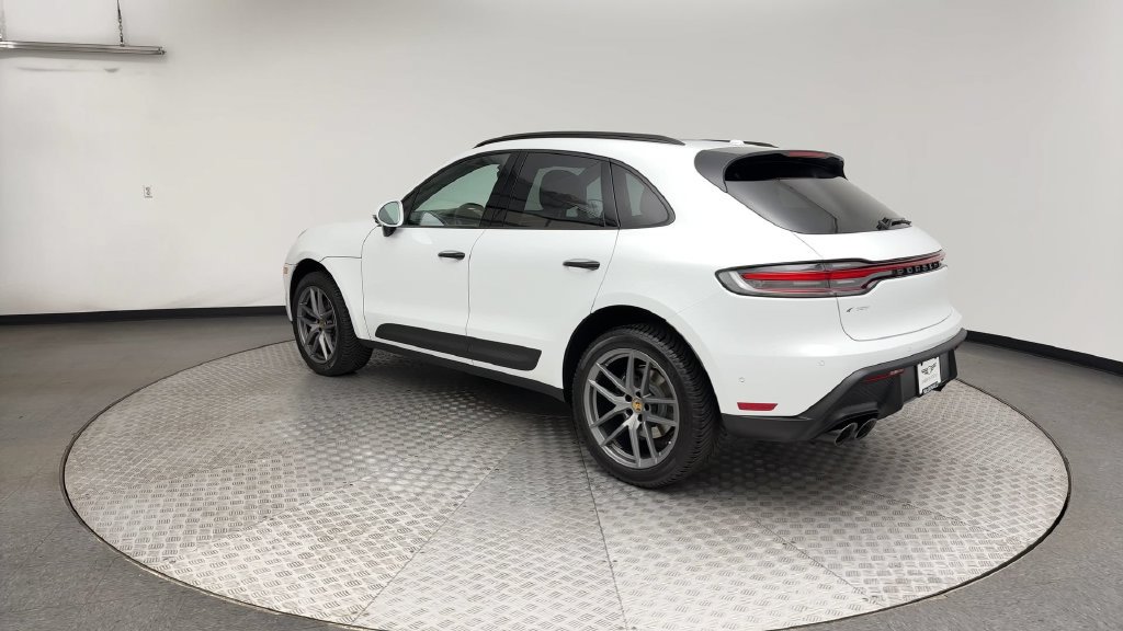 Used 2022 Porsche Macan AWD/4WD image 4
