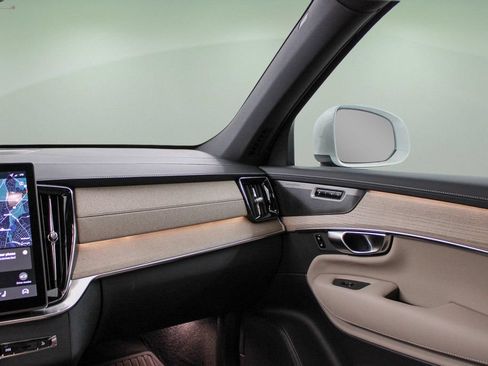 New 2026 Volvo XC90 B5 Ultra w/ Protection Package Premier AWD/4WD image 23