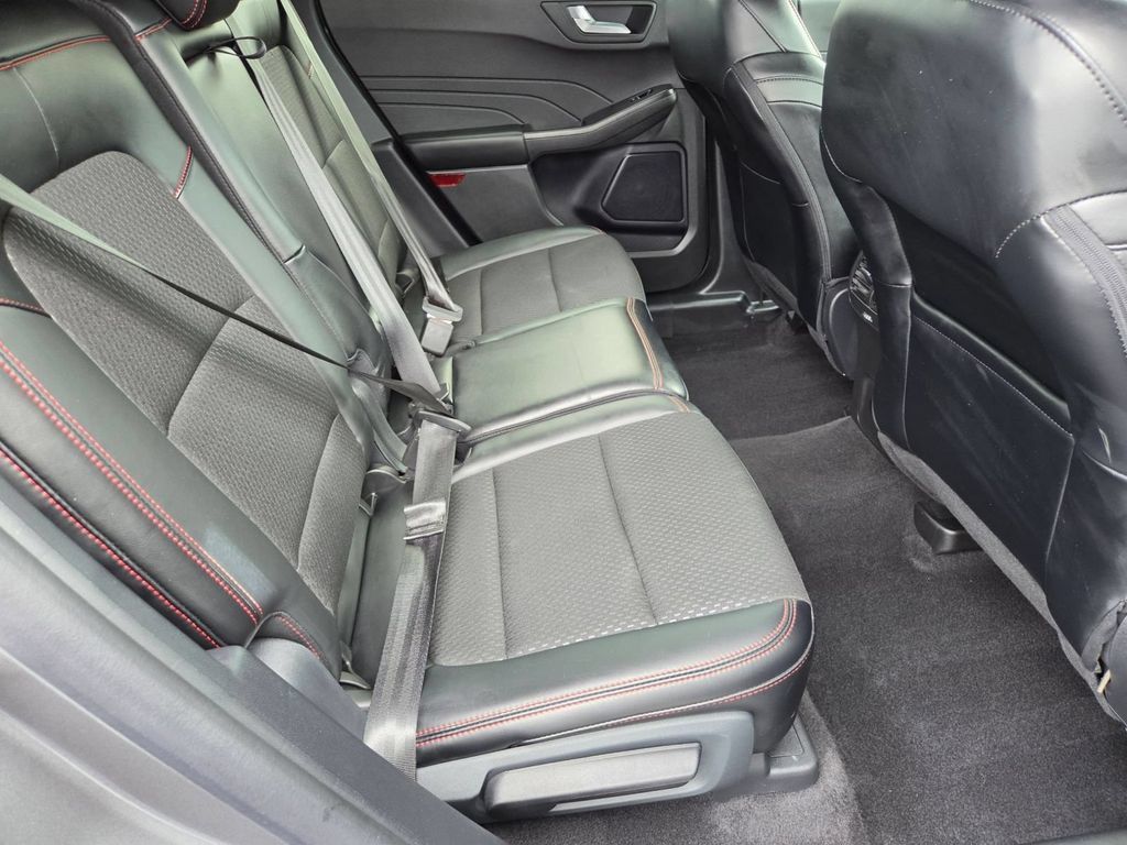 Used 2025 Ford Escape ST-Line AWD/4WD image 29