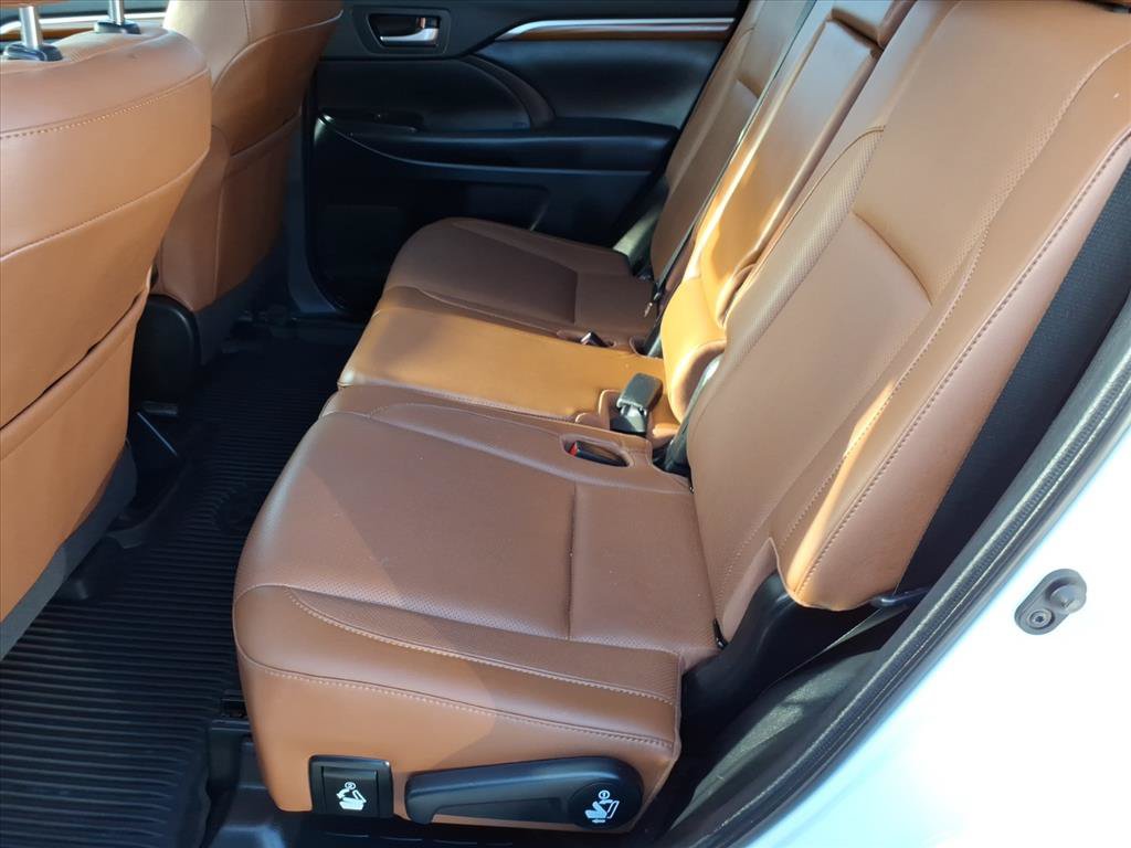 Used 2019 Toyota Highlander Limited AWD/4WD image 7