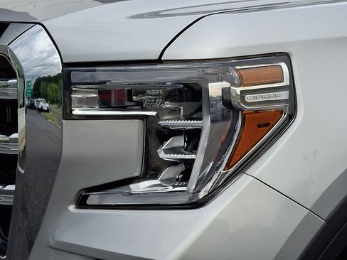 Certified 2020 GMC Sierra 1500 SLE w/ SLE Value Package AWD/4WD image 9