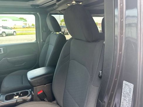 Used 2022 Jeep Wrangler Unlimited Sport AWD/4WD image 16