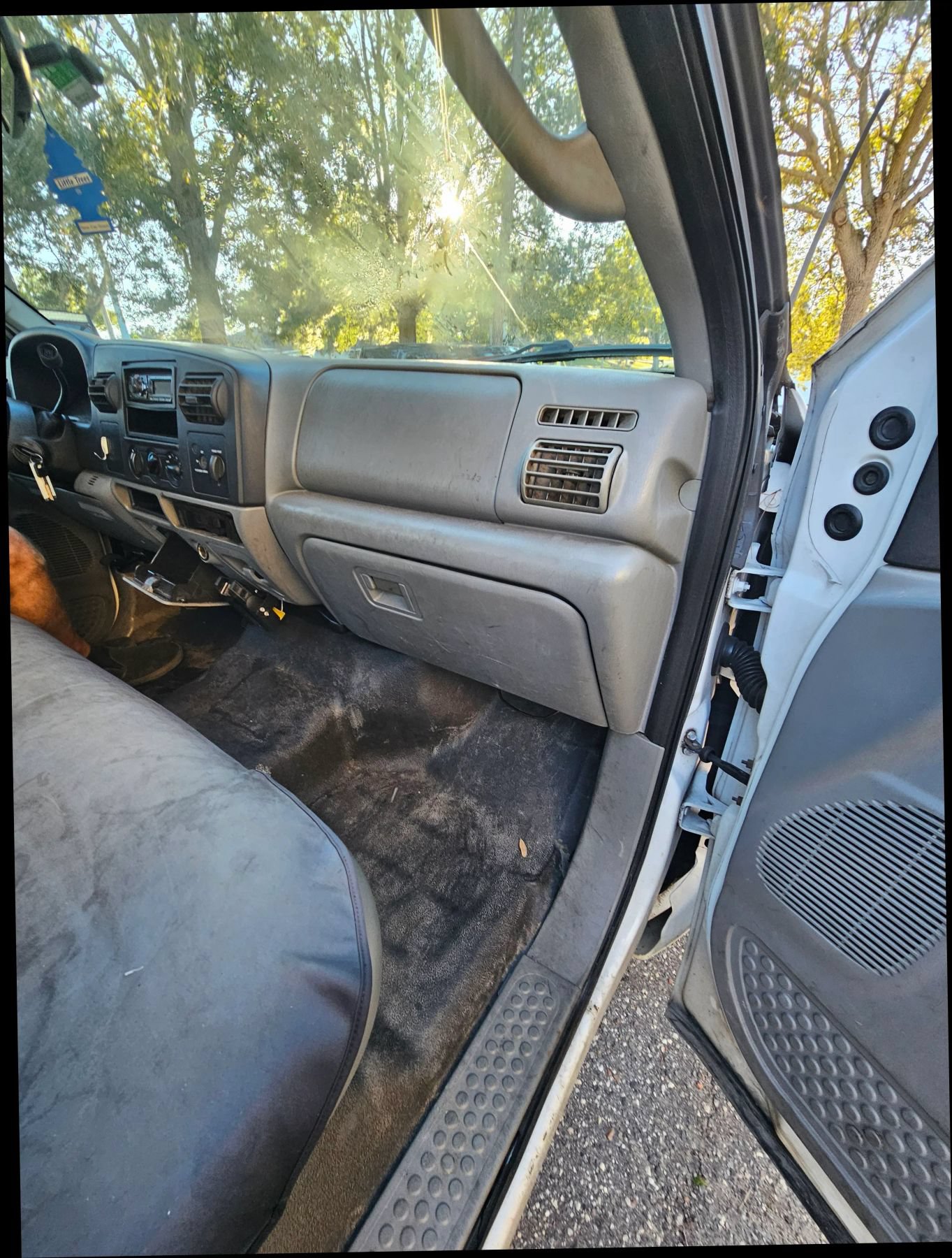 Used 2005 Ford F250 XL RWD image 12