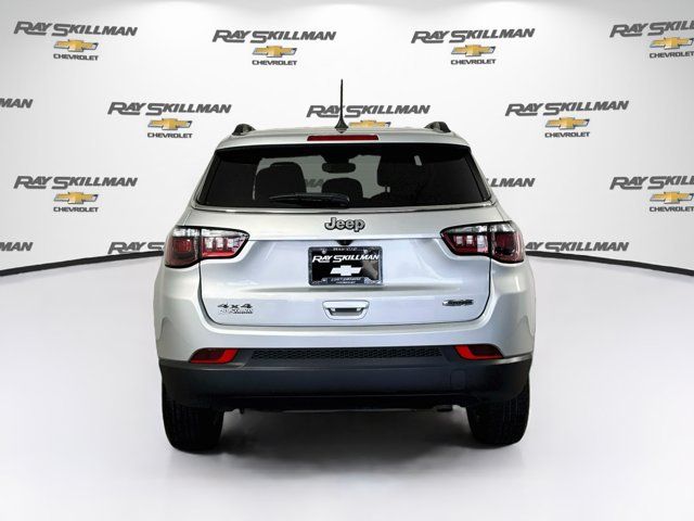 Used 2024 Jeep Compass Latitude AWD/4WD image 6