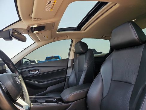 Used 2024 Honda Accord Touring image 8