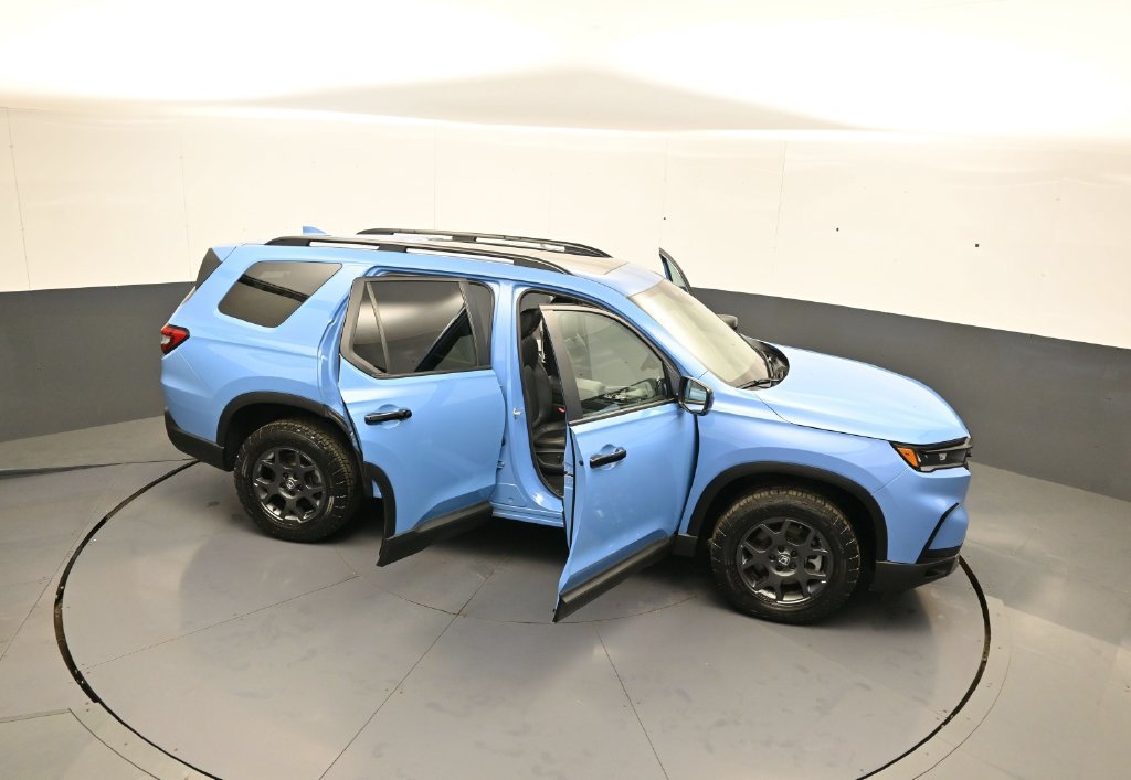Certified 2024 Honda Pilot TrailSport image 47