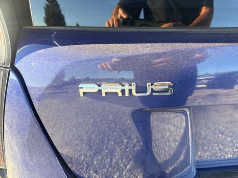 Used 2016 Toyota Prius Four Touring w/ Premium Convenience Package FWD image 11